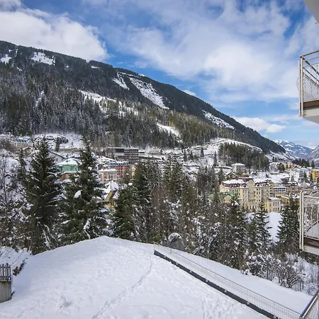 Splendid With Serene View Apartment *