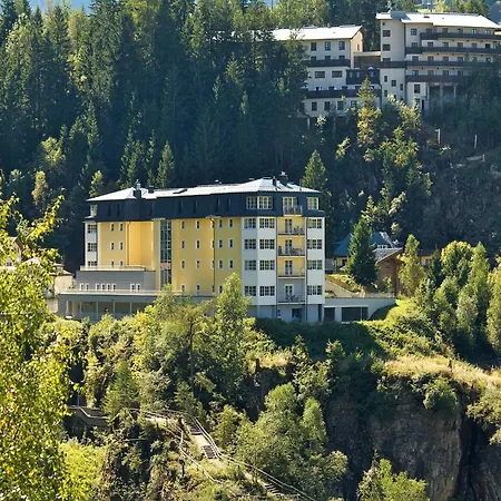 Splendid With Serene View *